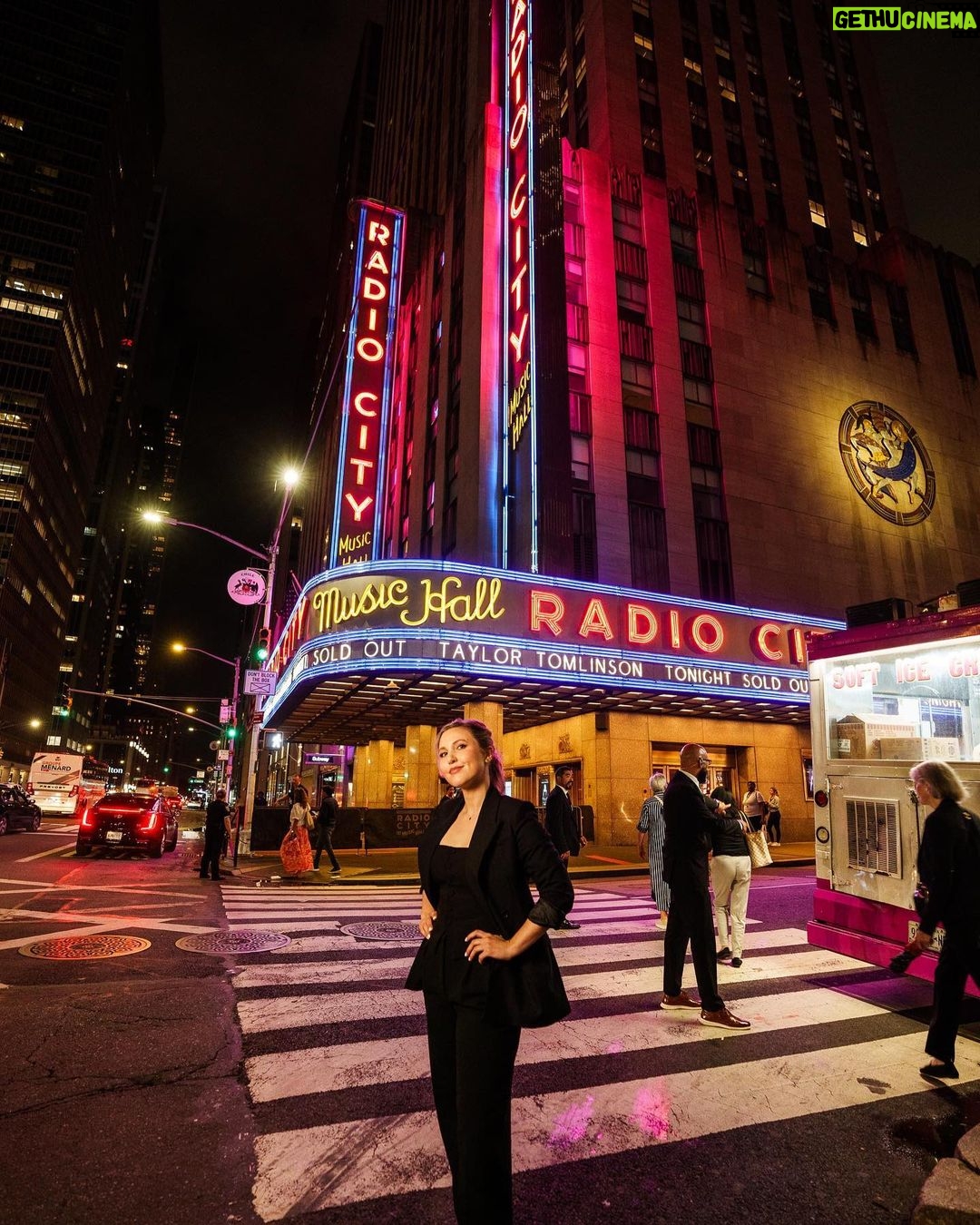 Taylor Tomlinson Instagram - Thank you for TWO sold out shows at Radio City, NYC. I have way too many photos and videos from this weekend so get ready for MANY more posts about this but I am so so grateful for everyone who has come to see me live. The last few years have been incredible and I really don’t take a second of it for granted. Thank you thank you thank you. ❤️❤️❤️ Hair by @jasonlinkow & @rheannewhite Makeup by @moanilee & @jessibutterfield Photos by @toddrphoto & @salacuse Genuine candid moments by @itsmejaniez