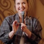 Taylor Tomlinson Instagram - Heckled by domesticity 🥧 Tix to the Have It All Tour available at ttomcomedy.com/shows 🎟️ 🎥: @alecparent