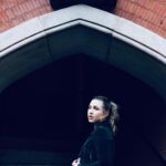 Taylor Tomlinson Instagram - My Nashville shows sold out and I wasn’t going to add a 3rd show bc I am ✨tired✨but I couldn’t resist so PRESALE IS HAPPENING RIGHT NOW FOR NOVEMBER 10TH @ 9:30PM 🤗 Go to ttomcomedy.com/shows to for the link and use the code HAVEITALL to unlock presale tickets! 📸: @josephllanes @theryman