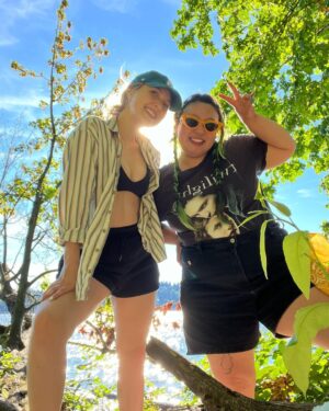 Taylor Tomlinson Instagram - Inner child summer camp with @ariellesandtoes