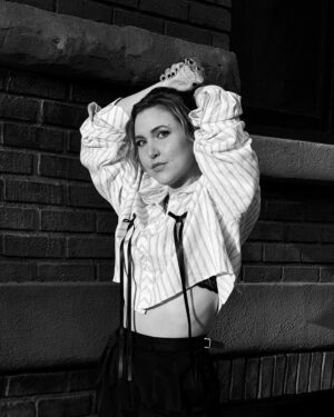 Taylor Tomlinson Instagram - 🖤🤍