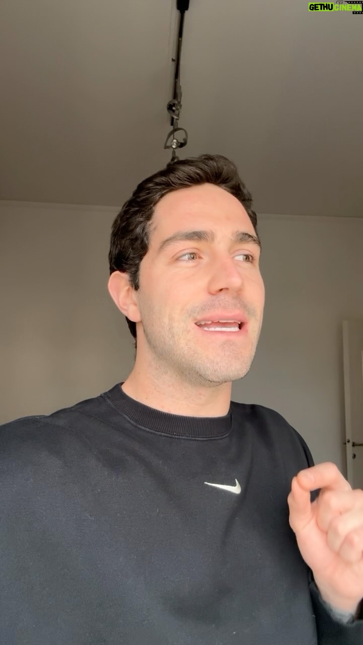 Tommaso Zorzi Instagram - Lo Stato Italiano sta crescendo una generazione di violenti e questo è inaccettabile. Oltre che gravissimo.