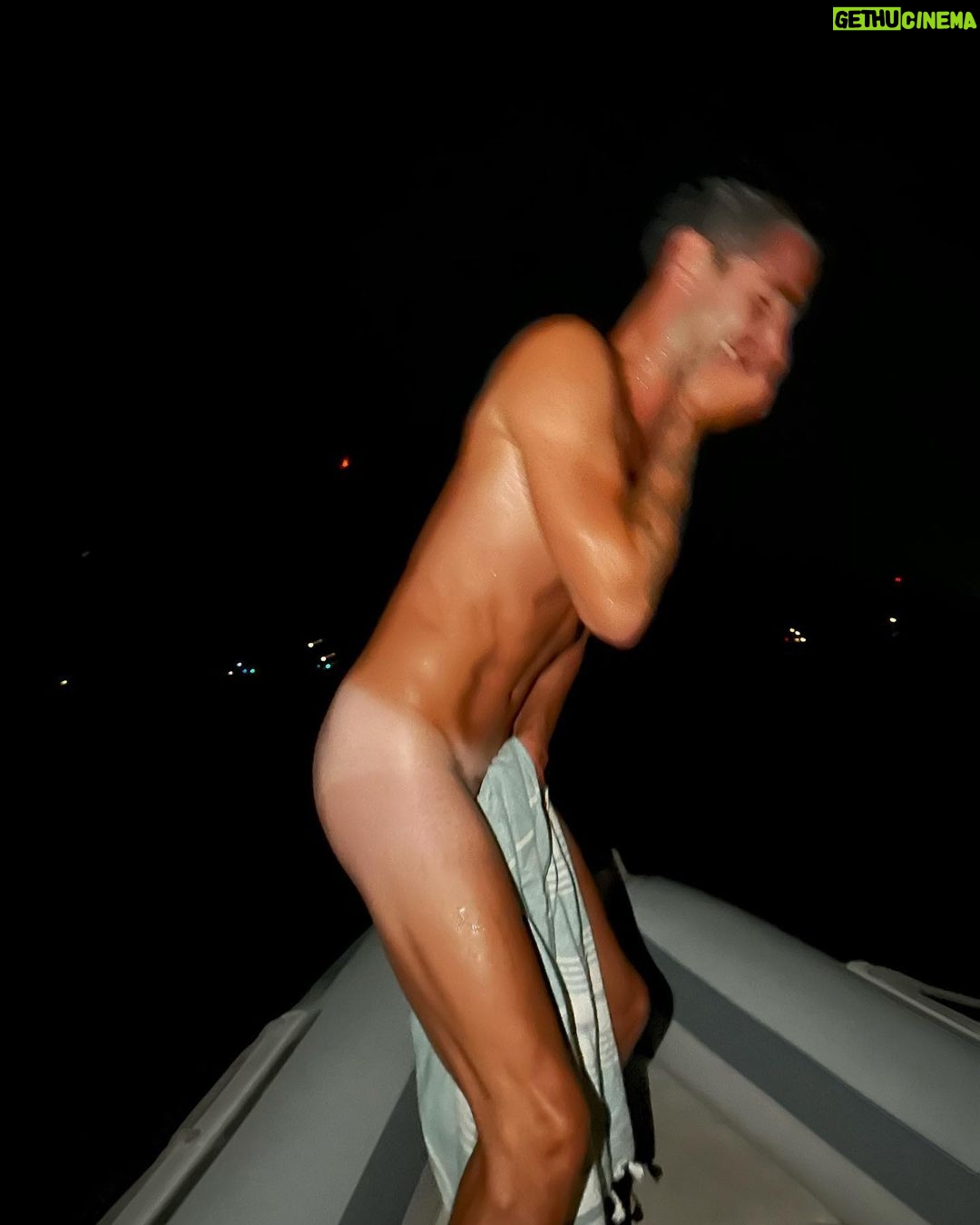 Tommaso Zorzi Instagram - Non ti fidar di un bagno a mezzanotte Sciara Del Fuoco