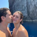 Tommaso Zorzi Instagram - Sto staccando un po’ ma voglio comunque condividere con voi un po’ di questi giorni a zonzo per le Eolie. Buon ferragosto, vi voglio bene ❤️ Isole Eolie