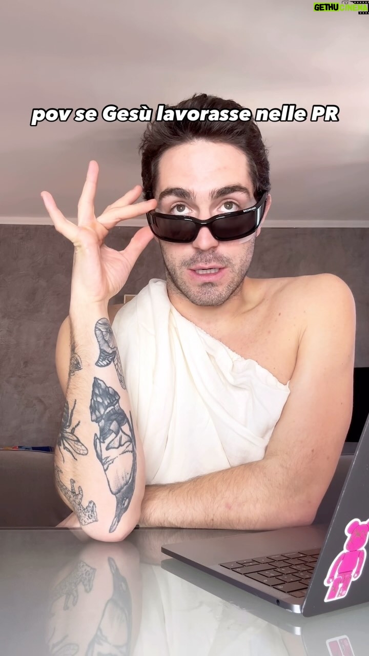 Tommaso Zorzi Instagram - Vi tengo nel loop ma ora scappo che ho un lunch ✨