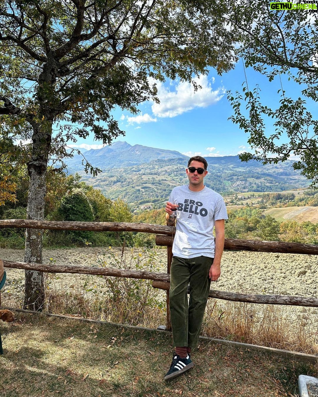 Tommaso Zorzi Instagram - La città aveva mille sguardi, io sognavo montagne verdi. Castelnuovo Ne' Monti, Emilia-Romagna, Italy