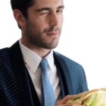Tommaso Zorzi Instagram - Un reel del cavolo. Scoprite di più sul profilo di @esselunga #esselunga ad