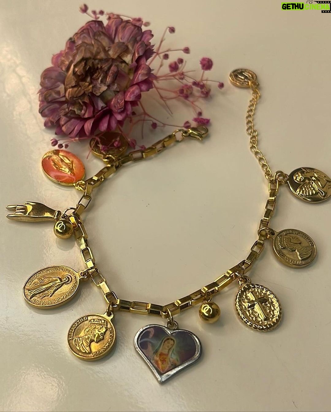 Tommy Lee Instagram - Check out all this loveLEEness @love_lee_jewelry Damn she charming 🪬🧿🪬 by @brittanyfurlan