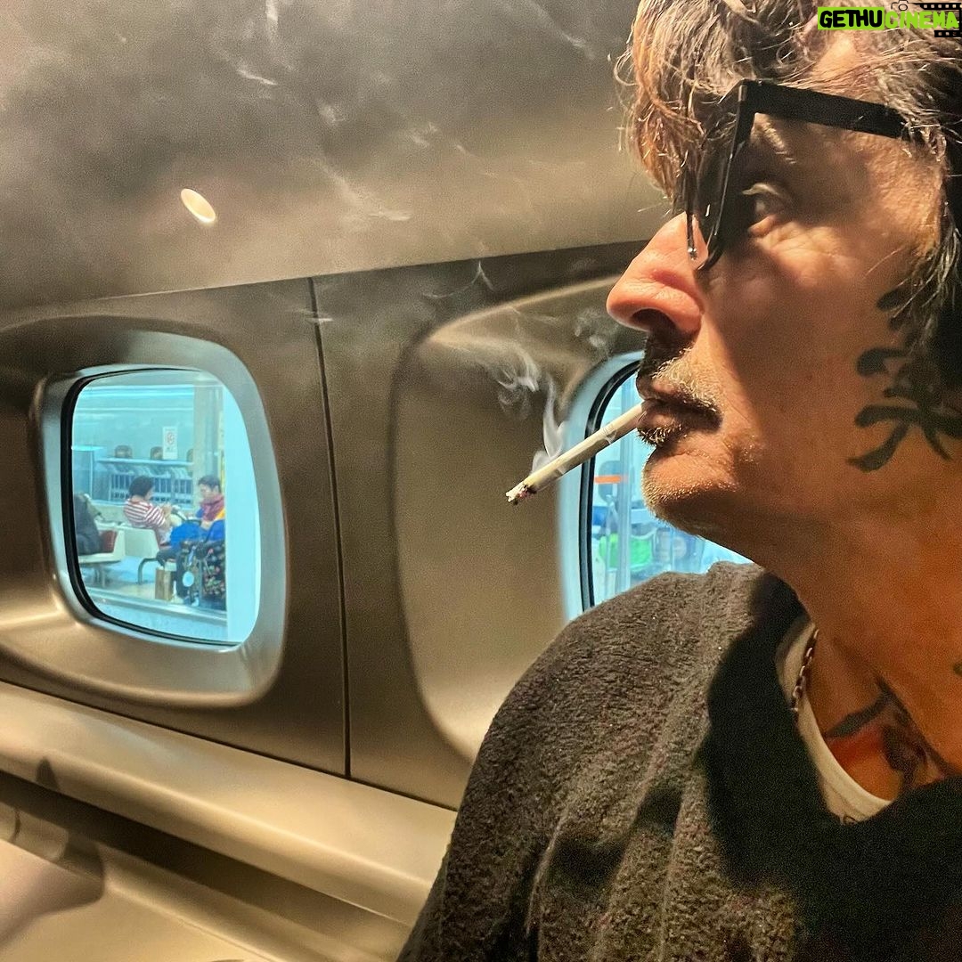 Tommy Lee - 24.1K Likes - Burrett Tlain 🚬🚬🚬