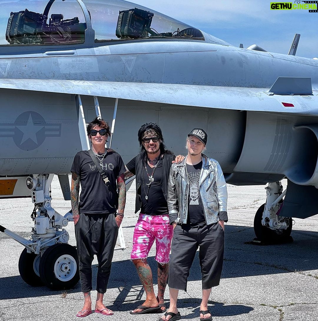 Tommy Lee - 29.2K Likes - Looks like we’ll be getting to Hellpaso TX way sooner than we thought!!!