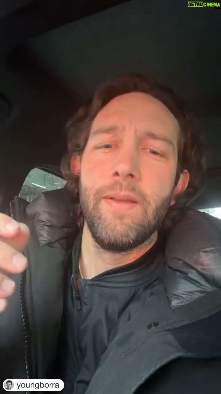 Tommy Lee Instagram - Another lovely example of stupidity and whats been wrong with the music industry in recent years. ・・・ Why do @sonymusic @universalmusicgroup and @warnermusic only sign artists bc of stupid tik tok videos while their film and tv components cast actors because of talent? Is music this devalued in society that we’ve given up on skill, talent and artist development and instead only concern themselves with disposable sound? There’s plenty of talent out there - signing people who have never performed live or worked on their craft bc they figured out a way to go viral once is ridiculous. Never mind the pay to play that’s going on in the background that the public isn’t aware of #whatstheanswer #music #film #musicvfilm