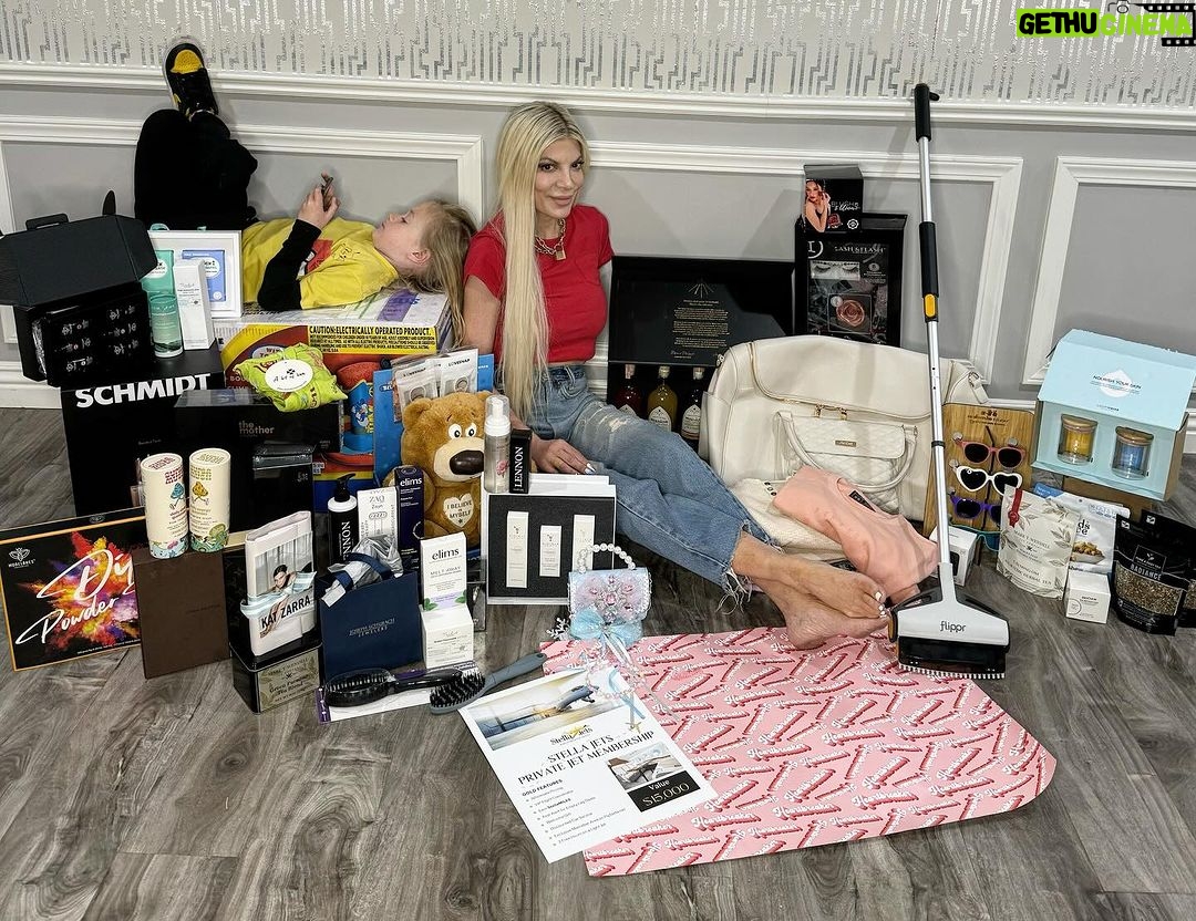 Tori Spelling Instagram - It’s Valentine’s Day and I’ve always been a giver… - 🚨HUGE GIVEAWAY in collaboration with @divestum🚨 FOR $3000+!! 50+ Winners!! ✅1 follower Gets $300 without a draw, for the person who makes the most comments/tags and follows the steps (winners of previous cash prizes are not eligible for this step) ✅1 Winner Gets $250 after a draw through simpliers software which guarantees the legitimacy and no transparency of results ✅50 Winners get products portrayed in the picture worth a total of more than 2000$ (each winner gets 1 product) after a draw ✅Multiple winners will get giftcards from the tagged brands. Tags @foodsalive @mandwally @butzeybabies @lightwaterskin @supermush @gardenofflavor @lennonhairco @omnifoods.global @oraticx @epickatech @stellajets @customjewelrybyjosephschubach @roshambobaby @arwinbiochem @missioncocktails @lovesnapofficial @autumngroveclothing @bricksandminifigs_sj @pureandeasytea @elims.oralcare @luli.bebe @violagraceshop @thelabbyblancdoux_global @luxuryoutletnj @gempwr @oneperfectniche @petiteprincessbox @kat_zarra @marktwendelltea @schmidtbros @funormous @alotofloveshop @ilovemme.mink @pulsepowersnacks @niphean2023 All you have to do is 1. Follow the 54 accounts that @divestum is following (it takes less than 30 seconds) 2. Comment here and tag a friend That’s it!! BONUS 5 entries if you repost this on your profile. THE PERSON WHO MAKES THE MOST COMMENTS BY FOLLOWING THE STEPS, GETS $300 WITHOUT A DRAW. The Products/Services and Gift-Cards are Provided by the brands and tagged accounts in the photo and the ones listed below: EVERYONE can PARTICIPATE INTERNATIONALLY! Fake/inactive profiles are not eligible to enter. The winners will be announced at the end of the giveaway on the 22nd of February! The draw is made through Simplier’s software which guarantees the legitimacy of the results! Good Luck 🍀 #giveaway #internationalgiveaway #giveawayalert #sorteo #concours #concorso #sweepstakes #loopgiveaway #usgiveaway #giveawayusa
