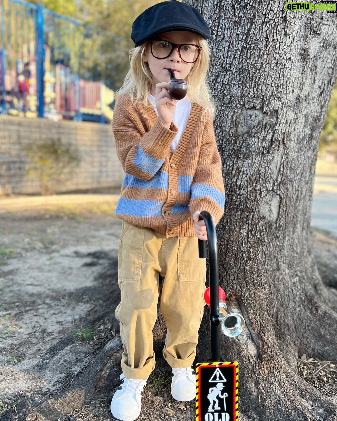 Tori Spelling Instagram - Happy 100th Day of School… - Beau doing his version of an old man. I love that he still picked style 😂 that’s MY boy! And, 2nd photo is a tribute to his Grandpa Aaron ( Spelling) who was notorious for his old school smoking pipe. #100yearsold #grandpastyle #oldschool
