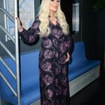 Tori Spelling Instagram - RiseNY is a first-of-its-kind attraction in the heart of New York City, combining a spectacular, soaring ride with museum-style galleries to celebrate the history of the Big Apple 🍎 and the joy of the New York experience 🗽. - This interactive, educational & thrilling journey will get visitors out of their seats and into the sky all while learning how NYC rose to prominence globally from past to present! This Beverly Hills girl just FELL IN ❤️ with NY! Head to riseny.co for tickets and more information! @risenyofficial #RiseNY #partner Rise NY