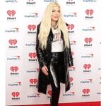 Tori Spelling Instagram - Oldest kiddos playdate… - Amazing 2023 @iheartradio ALTer EGO concert. Unbelievable line up! #redhotchilipeppers #falloutboy #chvrches #jackwhite #muse #phoenix #iheartradio #iheartradiofamily Kia Forum