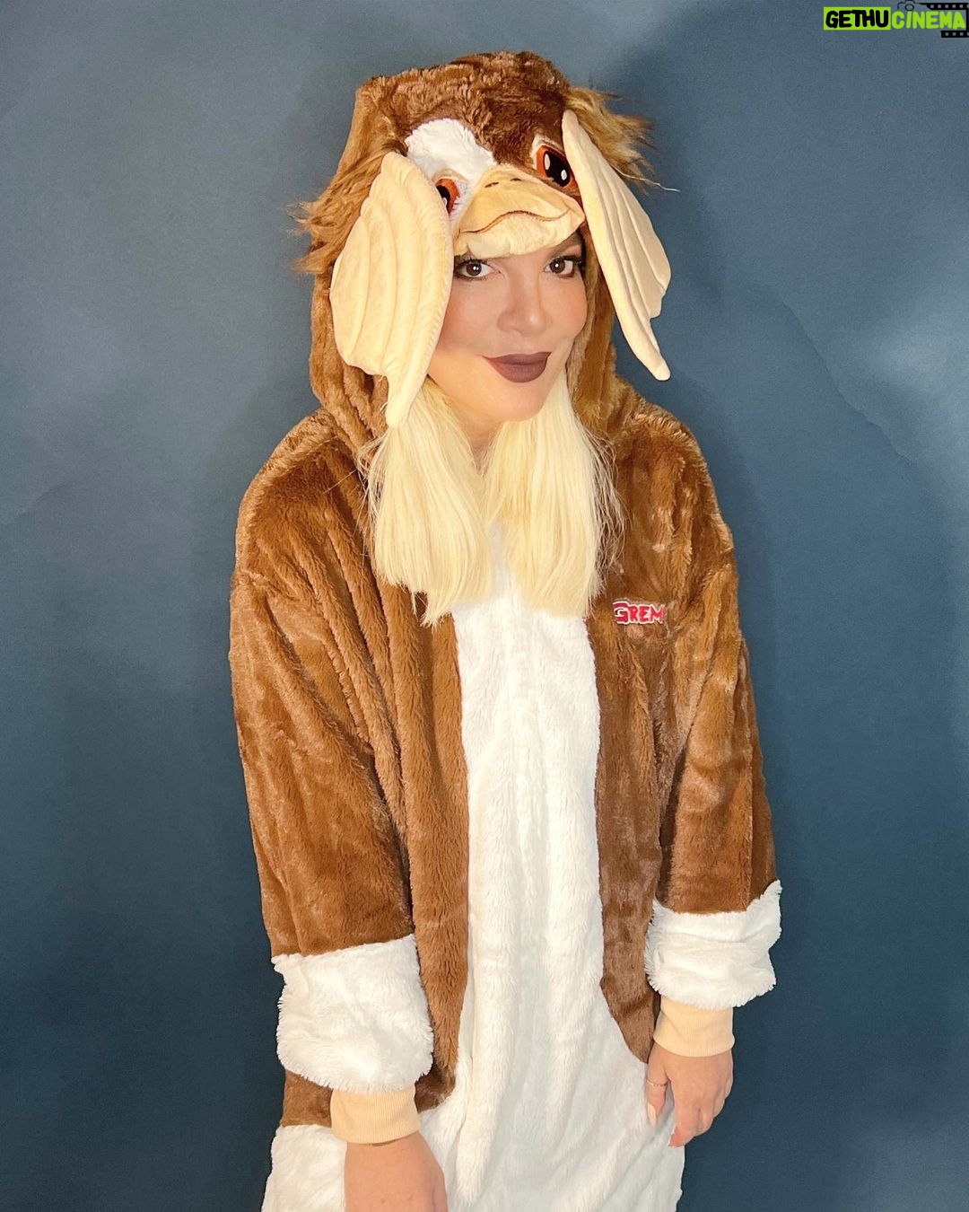 Tori Spelling Instagram - Just a cute sweet Mogwai called Gizmo T… but I think they made the rule don’t feed after midnight before ambien was invented 🤣 #gremlinontheloose #gremlins #halloween #halloween22