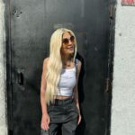 Tori Spelling Instagram - suspended but self-sown… • cargo pants: @rudesdenim . suspenders : 🙋🏼‍♀️ vintage 90’s . • #braceyourself #vintage #ilovesuspenders #holdemup 🌈