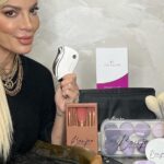 Tori Spelling Instagram - 🚨HUGE GIVEAWAY in collaboration with @divestum 🚨 FOR $3000+!! 50+ Winners!! ✅1 follower Gets $300 without a draw, for the person who makes the most comments/tags and follows the steps (winners of previous cash prizes are not eligible for this step) ✅1 Winner Gets $250 after a draw through simpliers software which guarantees the legitimacy and transparency of results ✅50 Winners get products portrayed in the picture {cat excluded 😂❤️} worth a total of more than $2000 (each winner gets 1 product) after a draw ✅Multiple winners will get giftcards from the tagged brands. @rejuvaminerals @youth.lab.radiance @mothertruckeryoga @fluxsupplements @taramarbeauty @silkimed @bitoys_sweet_treats @frecklefarmorganics @orthomol_usa @eraglowskincare @collagenforher @bio360probiotics @eyetitude_ @highendbeauty @gratituderitual @pulsepowersnacks @obyjewelry @bloomersintimates @polished.punk @zentsofficial @arwinbiochem_us @soleamieofficial @turkishtowelcompany @muslincomfort @vego_chocolate @limitlesswalls @nopong.deodorant @boujeebrushbox @goodcups.store @mypamperedfeet @montauk_icedtea @lamarine.skincare @purebambinos @tailorfordskincare @benebearworld @selfnectar @knuckleheadsclothing @believe_babyco @drnakra @holiefhelps @avyaskincare @medihealus @regrowhairclinics All you have to do is 1. Follow the 63 accounts that @divestum is following (it takes less than 30 seconds) 2. Comment here and tag a friend That's it!! BONUS 5 entries if you repost this on your profile. THE PERSON WHO MAKES THE MOST COMMENTS BY FOLLOWING THE STEPS, GETS $300 WITHOUT A DRAW. The Products/Services and Gift-Cards are Provided by the brands and tagged accounts in the photo and the ones listed below: EVERYONE can PARTICIPATE INTERNATIONALLY! Fake/inactive profiles are not eligible to enter. The winners will be announced at the end of the giveaway on the 23rd of December! The draw is made through Simplier's software which guarantees the legitimacy of the results! Good Luck 🍀 #giveaway #internationalgiveaway #giveawayalert #sorteo #concours #concorso #sweepstakes #loopgiveaway #usgiveaway #giveawayusa