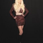 Tori Spelling Instagram - Jingle Ball 2023 … - Music , Kiddos, and Sequins OH MY! My kids and friends and family had the BEST time this past weekend! Thank you for everything @iheartradio @iheartjingleball you made a pre teen girl , teen girl , and moms dream come true seeing @oliviarodrigo . After a challenging 2023 it was everything to see Olivia! She’s been our anthem and music champion thru this time. We sang our hearts out to her. Grateful beyond words to my @iheartradio family!! Also grateful to our friends and hair/makeup goddesses that made all of us girlies look and feel special : @laurarugetti @julzhopemua @nicolevegahair ❤️. - 🙋🏼‍♀️ look: dress/ @_zhivago_ necklace/ @dylanlex hair/ @laurarugetti @hiddencrownhair . - Stella look/ MU @stella_mcdermott08 hair/ @laurarugetti using @laurarugetti x @hiddencrownhair clip ins color Malibu . Hattie/ MUA @julzhopemua hair/ @nicolevegahair . - Finn/ @urbanoutfitters . - Beau/ @calakids_boutique . - Photo Credit: Jesse Grant/ Getty Images for iHeartRadio @jgrantphoto Backstage photos: Carly Sharp ¡HeartRadio @carlyjeansharp . - Photo: @bentrivett @people @entertainmentweekly Kia Forum