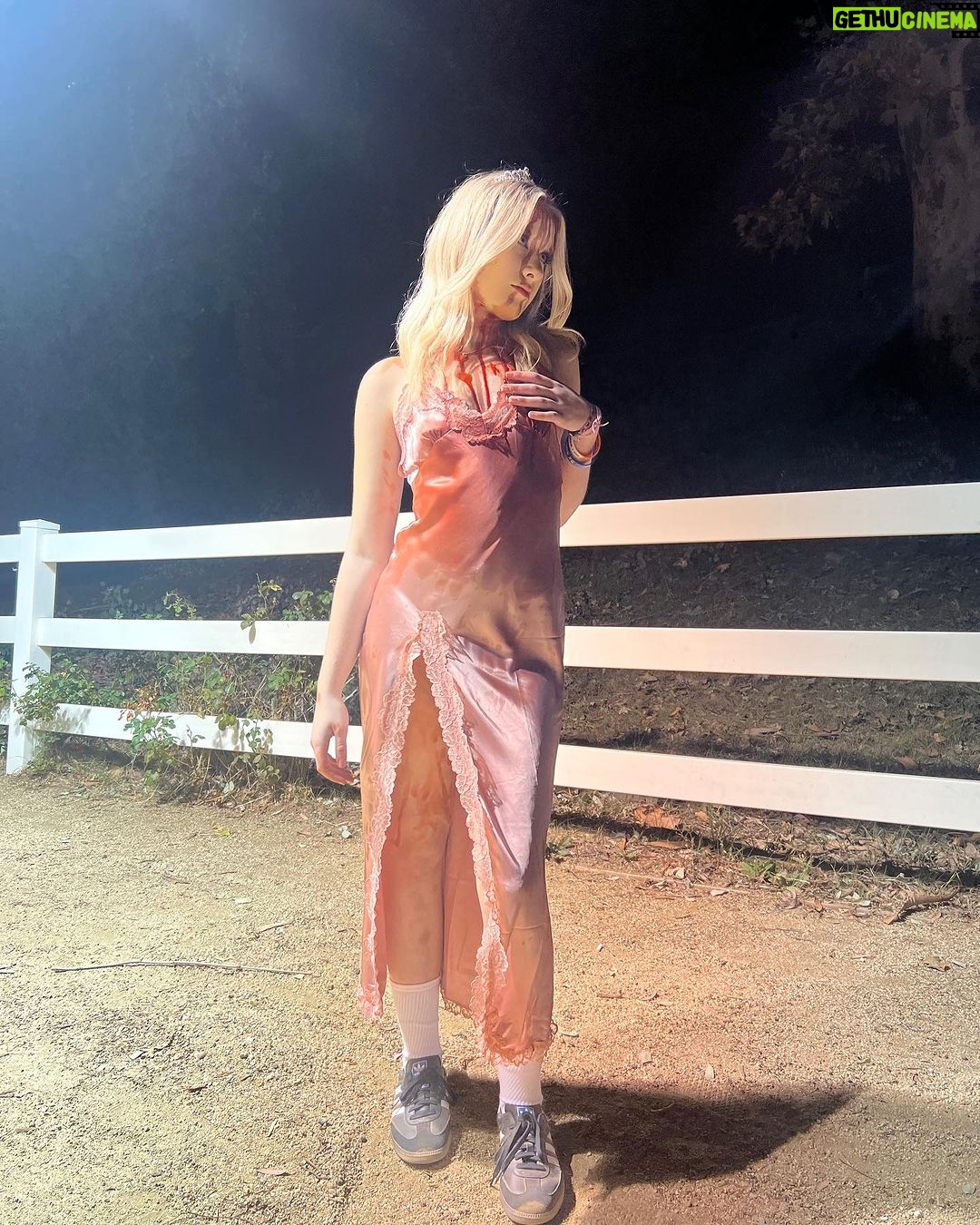Tori Spelling Instagram - We kinda like horror movies in our family… 🤷🏼♀️🖤