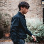 Ultimo Instagram - Finalmente nella “mia” Londra. Passare l’autunno qui è una delle mie cose preferite nella vita. Nonostante io qui abbia il mio pianoforte, non voglio impormi di scrivere per forza qualcosa. Andrò nei parchi a camminare, berrò Guinness come un pazzo e guarderò la pioggia scendere. Se un senso fatichi a trovarlo, Non ha senso rinchiudersi in sé C'è da correre e dirsi "mi manchi", anche se questo costa per te. Vorrei che non ci fosse un perché Vorrei averti per sempre qui ferma Rimanere incantato da te Mentre dormi e lo sfondo la pioggia di Londra. ❤️ London, United Kingdom