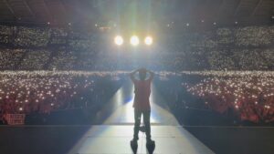 Ultimo Instagram - Dove gli ultimi hanno forza e insieme cantano. 
Roma, sei casa mia. GRAZIE ❤️