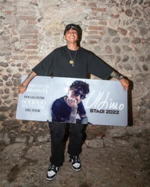 Ultimo Instagram - “Ultimo Stadi 2022 ha registrato un dato di vendita record: oltre 600mila spettatori. Una cifra che indica che circa 1 italiano su 100 ha assistito a un suo concerto nell’estate 2022”. 

Ogni mio successo è nostro❤️