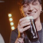 Ultimo Instagram - Ieri sera è stato magico. Una serata nata solo e soltanto perché avevo voglia di cantare insieme a voi davanti a qualche birra, tra le braccia di Londra. Da oggi torneremo a pensare agli stadi che ci aspettano quest’estate, ma non dimenticherò mai quant’è stato bello sedersi tutti insieme in un pub, senza nulla da promuovere, a cantare forte le nostre canzoni… (sbagliando continuamente i testi) 😹🙏 Vi abbraccio, Niccccc ❤️ London, United Kingdom