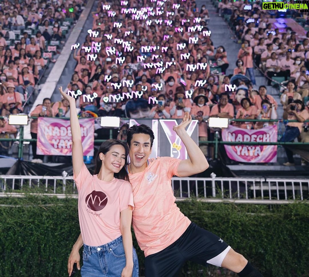 Urassaya Sperbund Instagram - 🥹🥹 ขอบคุณมากๆๆนะคะทุกๆคน you guys r the bestttt 🫶🏼🫶🏼🙏🏻🙏🏻💕💕✨✨ LOVEEEEEEEE 😍 heheh ส่งกอดใหญ่ๆผ่านจอไปหาทุกคนเลยยยย