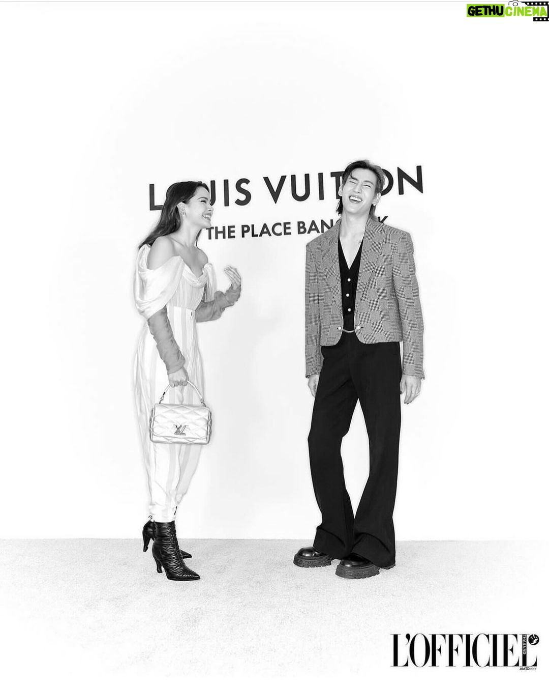 Urassaya Sperbund Instagram - Had the pleasure of being inspired by the 360 space dedicated to the journey of @louisvuitton - their savoir faire, artistic craftsmanship and innovations. Had a fantastic night exploring :) Ideally would love to spend a whole day here though ✨ #LVThePlace