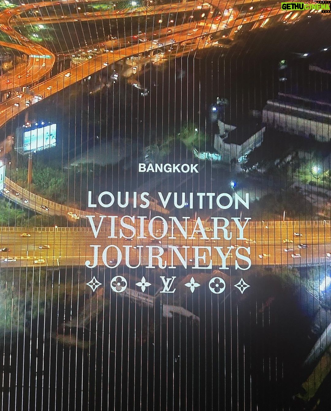 Urassaya Sperbund Instagram - Had the pleasure of being inspired by the 360 space dedicated to the journey of @louisvuitton - their savoir faire, artistic craftsmanship and innovations. Had a fantastic night exploring :) Ideally would love to spend a whole day here though ✨ #LVThePlace