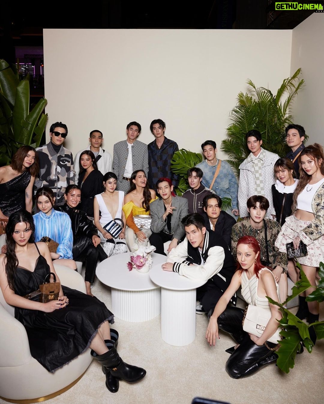 Urassaya Sperbund Instagram - Had the pleasure of being inspired by the 360 space dedicated to the journey of @louisvuitton - their savoir faire, artistic craftsmanship and innovations. Had a fantastic night exploring :) Ideally would love to spend a whole day here though ✨ #LVThePlace