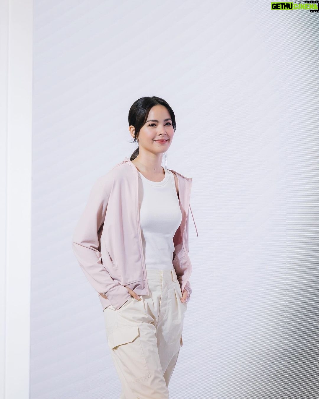 Urassaya Sperbund Instagram - สบายทุกที่ กันยูวีทุกวัน ✨ ป้องกันจาก UVA และ UVB ได้มากกว่า 90% ได้ตั้งแต่วิแรกที่สวมใส่! Summer นี้ อยากให้ทุกคนมี #UniqloUVProtection ไว้ติดตัวนะคะ 🫶🏼 an absolute must loey ka!