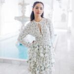Urassaya Sperbund Instagram - ญาญ่า อิส โซๆๆๆๆ แฮปปี้ ค่ะ ♥️🥰🎠✨💃🏻 หวังว่าทุกคนจะมีความสุขนะคะ อิอิ รักกกกก #yayafairytaleparty