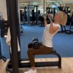 Valeriya Instagram - Только физические упражнения помогают мне снять психологическое напряжение и стресс.