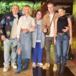 Valeriya Instagram - Один из моих любимых режиссёров Вуди Аллен, "отмененный" в Америке, снял во Франции свой пятидесятый фильм "Великая ирония" , и сегодня мы ходили его смотреть. Фильм, конечно, не высшее художественное достижение Вуди, но все равно доставляет удовольствие. Потрясающая картинка, сногсшибательные виды Парижа, аристократическая атмосфера, классная музыка, и очень ироничная подача сюжета. Трагикомедия с привкусом триллера—Вуди Аллен в своей привычной, узнаваемой манере повествования. Вот нравятся мне его фильмы и все тут.📽♥️🎬