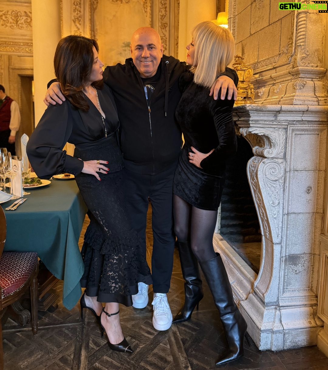 Valeriya Instagram - Нашу Леечку @leylafattakhova @belsuonopiano поздравляем с Днем рождения! Спасибо, моя дорогая, тебе за Лизу @@lizaprigozhina за твою мудрость. Будь счастлива! Сияй, цвети! Всегда рядом❤️🎉🎁