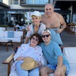 Valeriya Instagram - Я так радуюсь, когда зимой удаётся вывезти мамулю в тёплые края, где она может гулять, дышать морским воздухом, укреплять здоровье, потому что в Москве в это время на улицу почти не выходит. @prigozhin_iosif @artemynik @madamgalina27 @katya__bv ❤️❤️❤️ Nikki Beach Resort & Spa Dubai