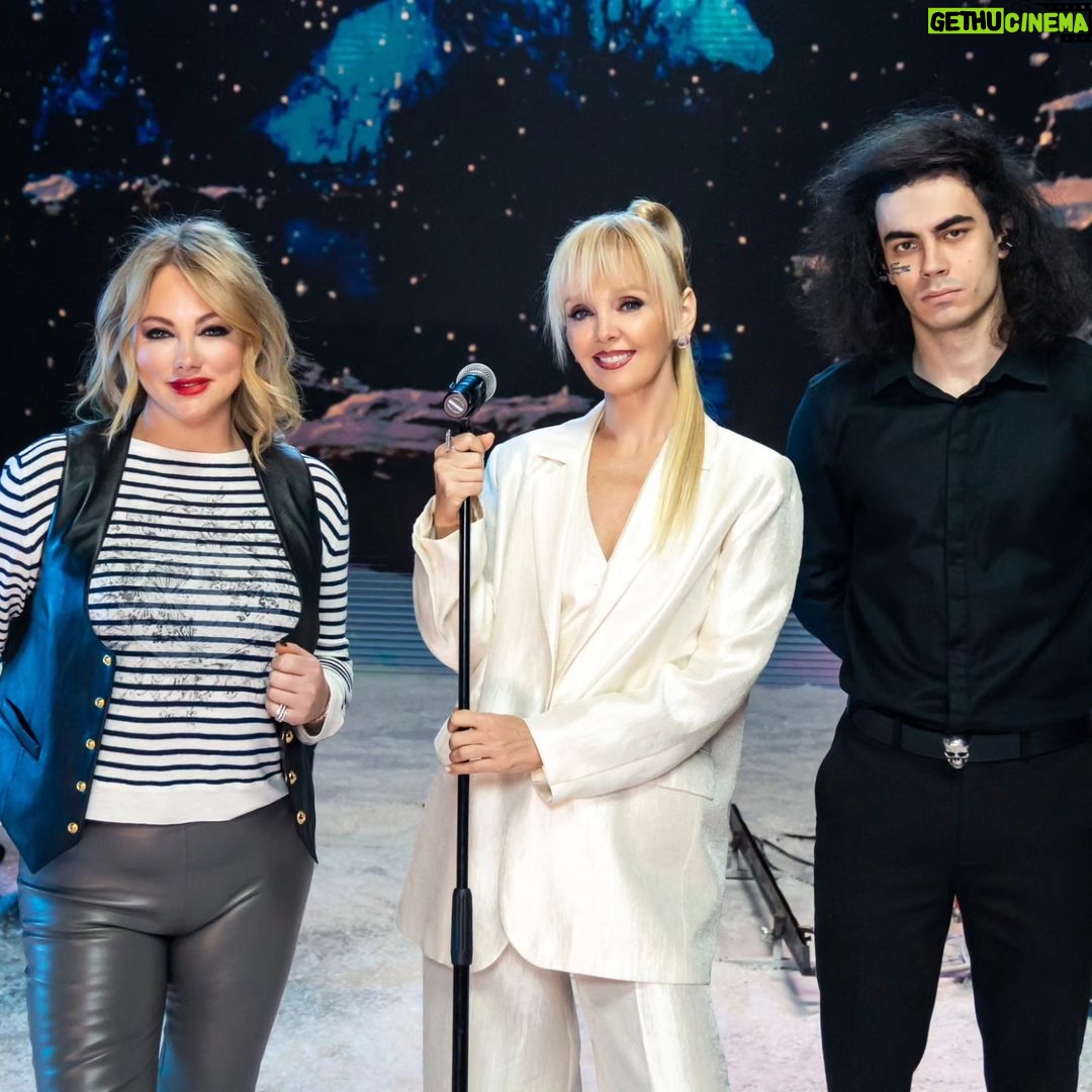Valeriya Instagram - Сегодня в 20:24 на платформе VK премьера новогоднего фильма "VK ПОД ШУБОЙ 2" . Смотрите, заряжайтесь праздничным настроением и оставляйте свои комментарии. Кстати, как вам наша колаборация с @elcostalacoste ? @weitmedia @yuliasumacheva