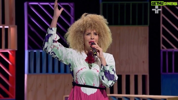 Vanessa da Mata Instagram - ❤️🐣 Feliz Páscoa a todos! Amor, esperança, perdão Autoconhecimento, confiança Força construtiva e vitórias na bondade de todos. ❤️ Compartilhe com os seus! Vídeo do programa Balaio, @tvcultura, apresentado pelos queridos @renatoteixeira e @chicoteixeiraoficial. Obrigada pelo convite 🌹 #VanessadaMata #TVCultura #Balaio