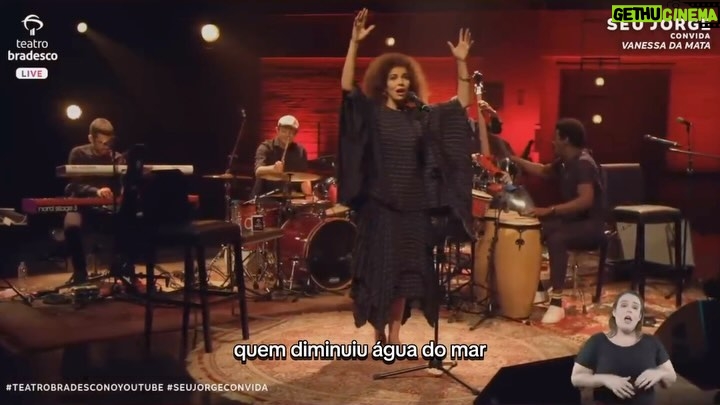 Vanessa da Mata Instagram - #TBT “Canção do Sal” (Milton Nascimento) Relembrando a homenagem ao mestre @miltonbitucanascimento durante a participação na live do querido Seu Jorge, em setembro de 2020. no Teatro Bradesco (SP). Quem lembra? #VanessadaMata #SeuJorge #CançãodoSal #MiltonNascimento