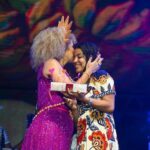 Vanessa da Mata Instagram - Dias inesquecíveis em Recife! Obrigada aos passarinhos, banda, equipe! Foi lindo! 🙌😍 Finalmente pode-se dizer que o ano começou! 😂🧐 Fotos: @wesleydalmeidafotografo / PCR / @paulamaestrali Stylist: @manufiaes Tiara e colar: @walerioaraujo #VanessadaMata Recife-pe