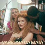 Vanessa da Mata Instagram - 🥭 Faltam 4 dias, Rio de Janeiro!!! Vanessa da Mata no @circovoador com o show VEM DOCE! 💃🏽Conta pra gente: Qual é a sua melhor lembrança de um show da Vanessa no Circo Voador? 🎫🐦 Garantam seus ingressos na @eventimbrasil (link na bio e no site www.vanessadamata.com.br) #VanessadaMata #VemDoce #turnêvemdoce #vemdoceoshow #circovoador #riodejaneiro
