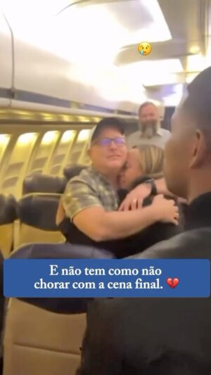 Vanessa da Mata Instagram - Nem todo o ódio que externam, nos pertence! Não é pessoal! Quando vamos aprender que uma pessoa descontrolada, pode estar apenas se defendendo do seu passado, ou mesmo tentando dissipar seus avessos e expurgando descontroladamente ofensas deturpadas, que também não foram pessoalmente para elas, mas que as enlouqueceram? Uma cena como essa, acalenta meu coração, como um remédio, para todos nós e todos os nós, saindo do ódio e entendendo como o amor e a música são o possível remédio, para quase todos os males.