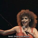 Vanessa da Mata Instagram - Dia de Santa Bárbara, no sincretismo é Iansã, a rainha dos raios, chuvas e limpeza. Salve o sincretismo brasileiro! Salve Iansã, tudo o que ela significa entre ventos que semeiam e limpam, as chuvas que germinam raios, simbolizando o fogo, paixão, proteção. #BoaReza #VanessadaMata