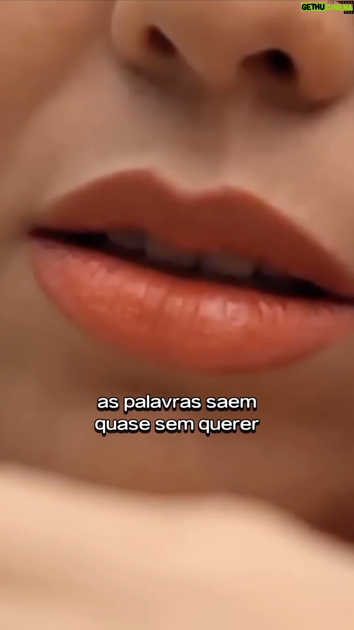 Vanessa da Mata Instagram - ❤️ Reabilite o meu coração O #TBT de hoje é do clipe “As Palavras” gravado em 2011 em Salvador e Rio de Janeiro. O roteiro do clipe foi desenvolvido por Vanessa em parceria com a diretora @dandaraferreira. A canção “As Palavras”, composição de Vanessa da Mata, faz parte do álbum “Bicicletas, Bolos e Outras Alegrias”(2010) e esteve na trilha sonora da novela “Morde e Assopra” (TV Globo). 📲 Assista ao clipe completo no youtube.com/vanessadamata Ficha Técnica: Direção: Dandara Ferreira Direção de Fotografia: Roger Bley Produção Executiva: Fabiana Winits Edição: Gian Carlo Bellotti Direção de Arte: Marina Lacerda e Ana Borelli Figurino: Vanessa da Mata Câmeras: Arthur Indio, Edgar Ishikawa e Geraldo Pestalozzi Maquiagem e Cabelo : Raul Carvalho e Rita Fischer Finalização: TeleImage #VanessadaMata #Aspalavras #EquipeVDM
