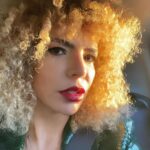 Vanessa da Mata Instagram - 🥭 A caminho do @fibesevilla para a cerimônia do @latingrammys 2023. O álbum VEM DOCE está concorrendo na categoria Melhor Álbum de MPB.🥭🐦 @latingrammys @tapairportugal #EquipeVDM #VanessadaMata #VemDoce #latingrammy Sevilla, Spain
