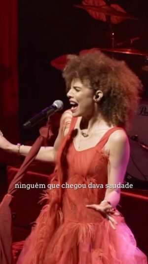 Vanessa da Mata Instagram - 🥭 Sextou! Atenção passarinhos cariocas, a boa deste fim de semana é o festival @rockthemountain amanhã e Praia de Piratininga (Niterói) no domingo! Espero vocês!
“Só você e eu” composição Vanessa da Mata

📍11.11 Sáb - Festival Rock The Mountain - Itaipava /RJ
📍12.11 Dom - 450 Anos de Niterói - Praia de Piratininga - Niterói/RJ

🥭 Agenda completa no link da bio

#VanessadaMata #EquipeVDM #VemDoce #TurnêVemDoce #vemdoceoshow #sóvocêeeu
