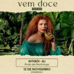 Vanessa da Mata Instagram - 🥭 Atenção passarinhos de Niterói! Neste domingo, dia 12 de novembro, estaremos com o meu show VEM DOCE na Praia de Piratininga, para celebrar os 450 anos de Niterói. E quero convidar vocês a se juntarem à campanha 'Niterói Solidária'. É simples: tragam 1 kg de alimento não-perecível para o nosso show e entrem nessa corrente de solidariedade. Tudo que for arrecadado será entregue às organizações sociais cadastradas na campanha. Juntos, podemos fazer a diferença. ❤️🐦 Avisem os passarinhos amigos e até já! #VanessadaMata #VemDoce #turnêvemdoce #vemdoceoshow #niteroi Praia de Piratininga - Niterói