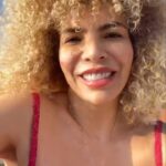 Vanessa da Mata Instagram - 🥭 É hoje, Rio de Janeiro! Estaremos hoje no @classicosdobrasil.festival na @marinadagloriario com o show VEM DOCE! Chamem os amigos e familiares e venham se divertir com a gente. Até já! 🎫 Ingressos à venda no link da bio. #vanessadamata #vemdoce #vemdoceoshow #turnêvemdoce #marinadagloria #classicosdobrasil